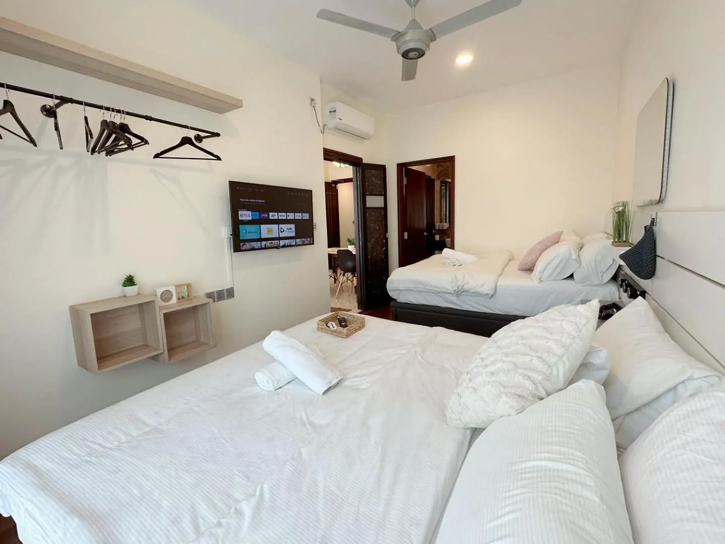 Paragon Suites Jacuzzi Suites Jchome By Mwm location