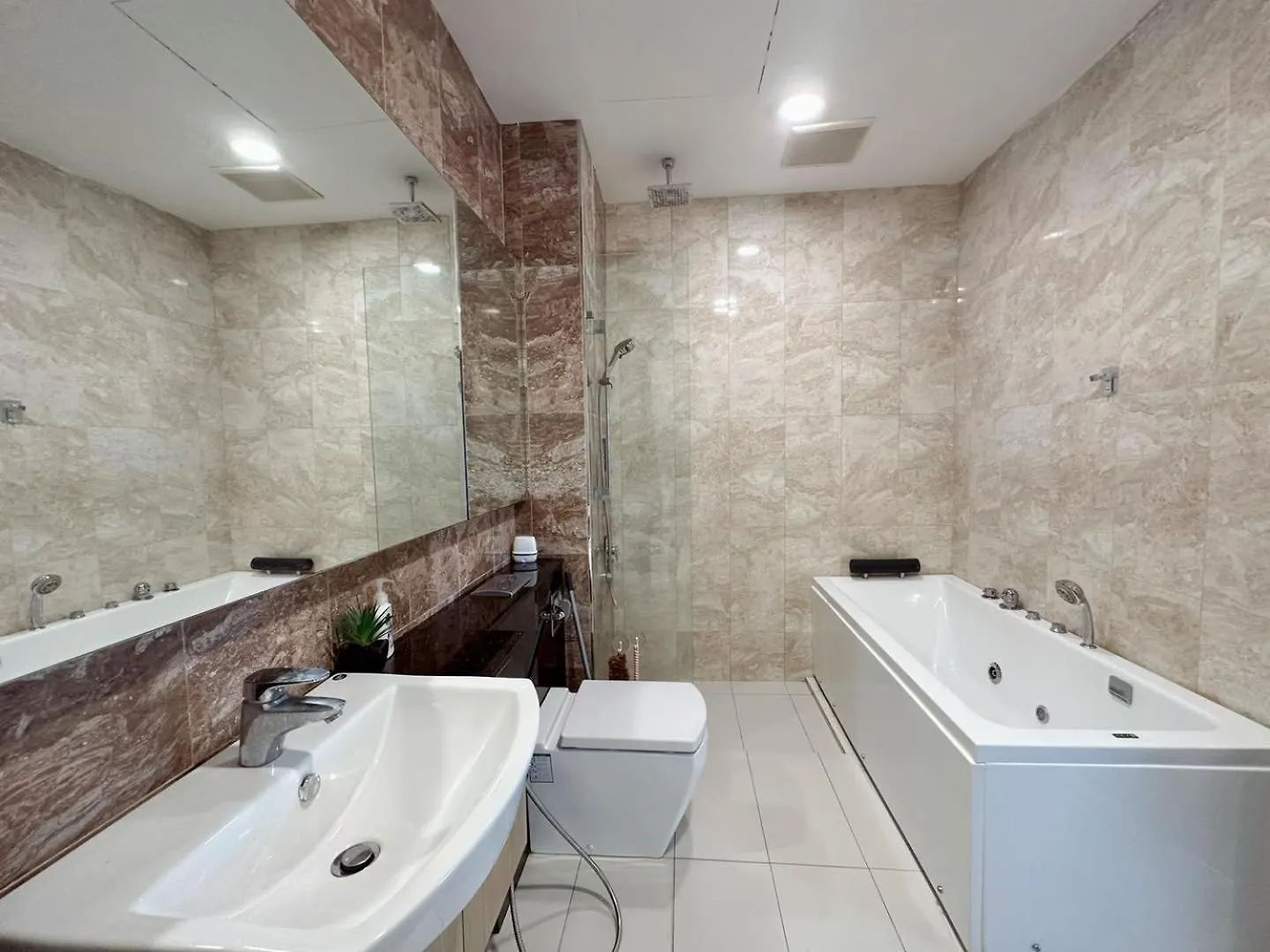 Paragon Suites Jacuzzi Suites Jchome By Mwm Johor Bahru
